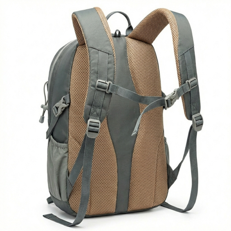 Zaino trekking 30 litri leggero