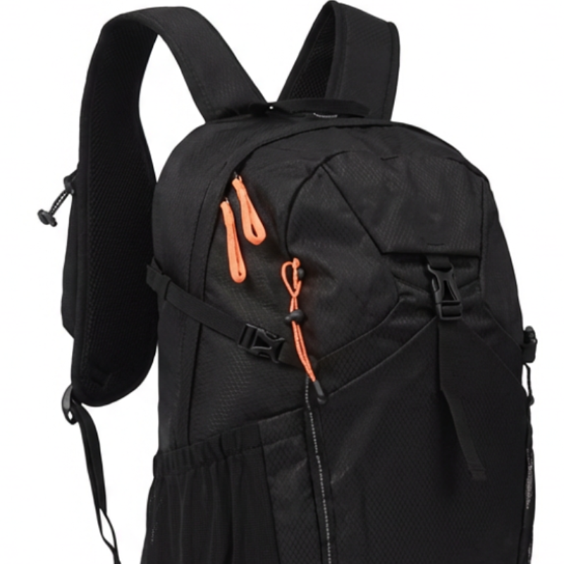 Zaino da trekking nero da 30 litri