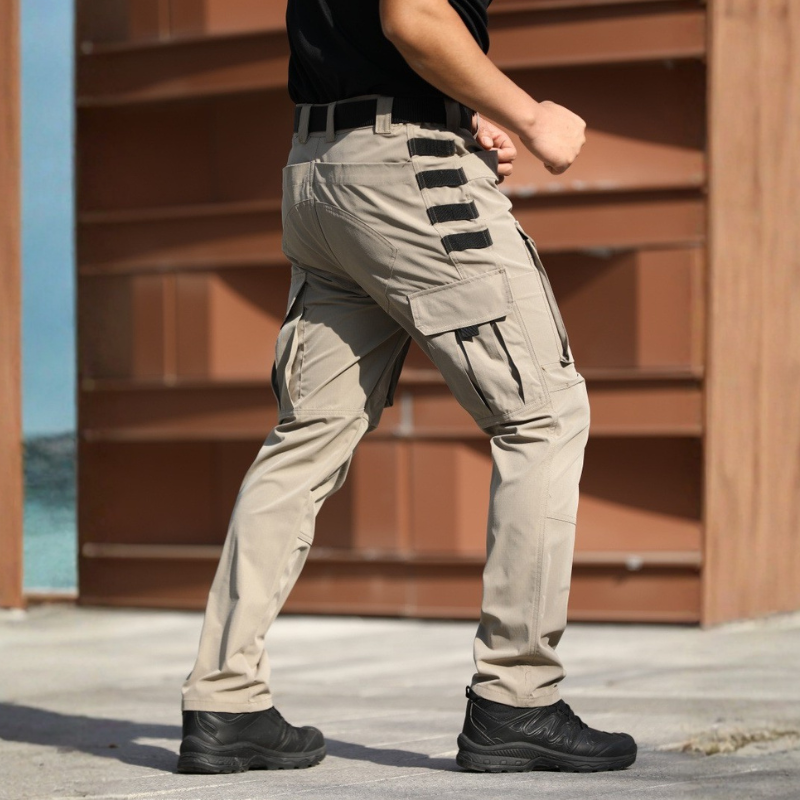 Pantaloni cargo militari uomo multitasche