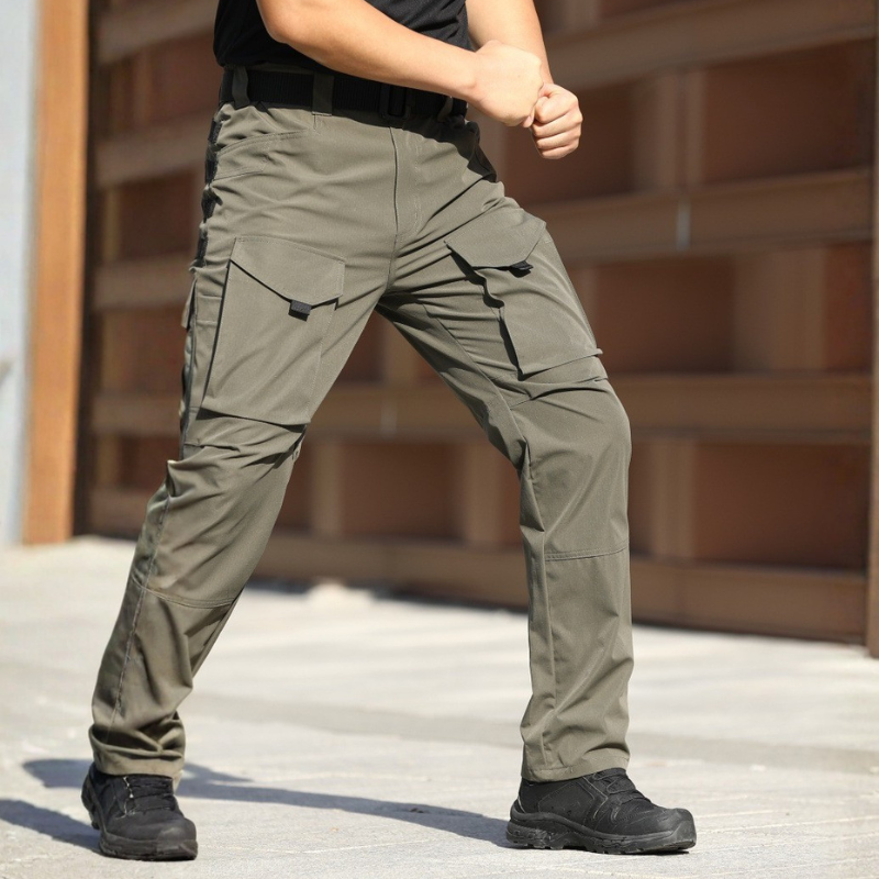 Pantaloni cargo militari uomo multitasche