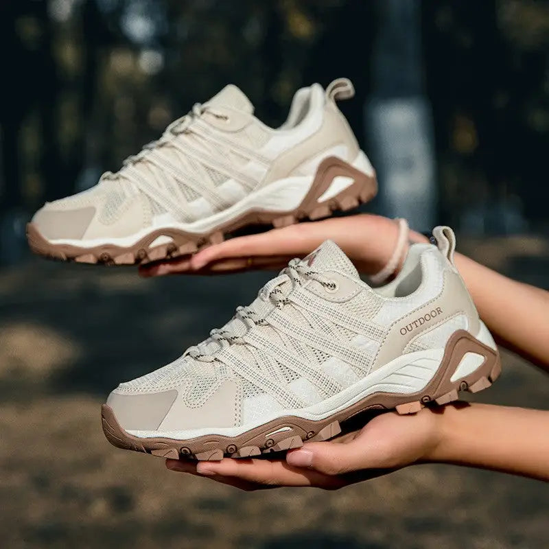 Chaussure de marche résistante