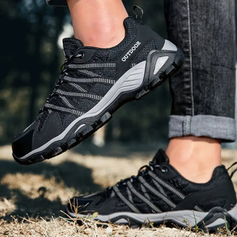 Chaussure de marche résistante