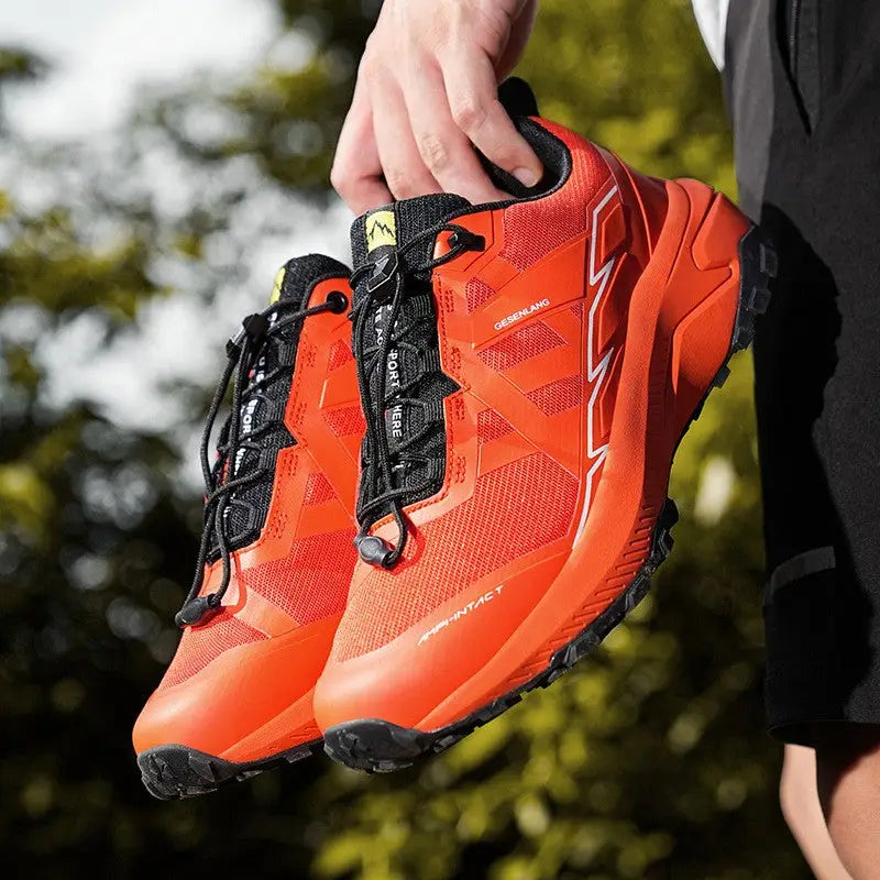Chaussure de marche terrain escarpé