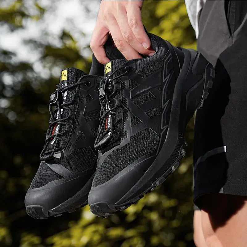 Chaussure de marche terrain escarpé