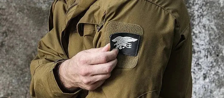 VESTE MILITAIRE AVEC CAPUCHE