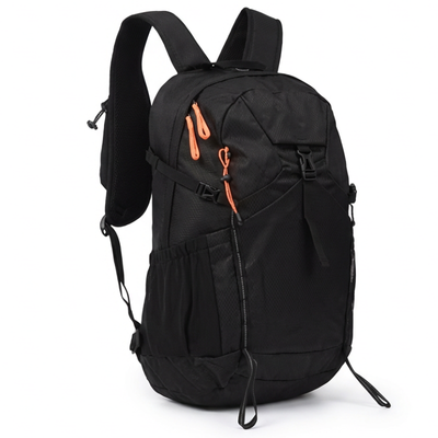 Zaino da trekking nero da 30 litri